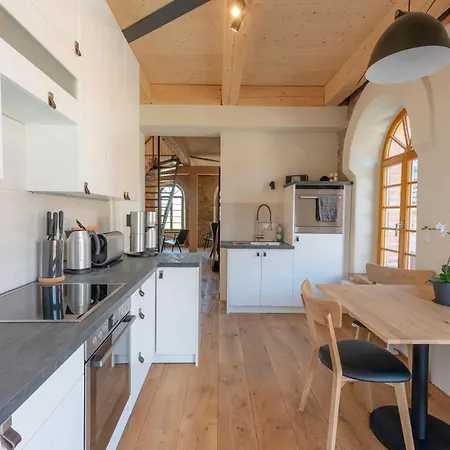 Exklusive Galeriewohnung Mit Kamin, Whirlwanne & Fasssauna - Hexenburg Bei Dresden Grossharthau